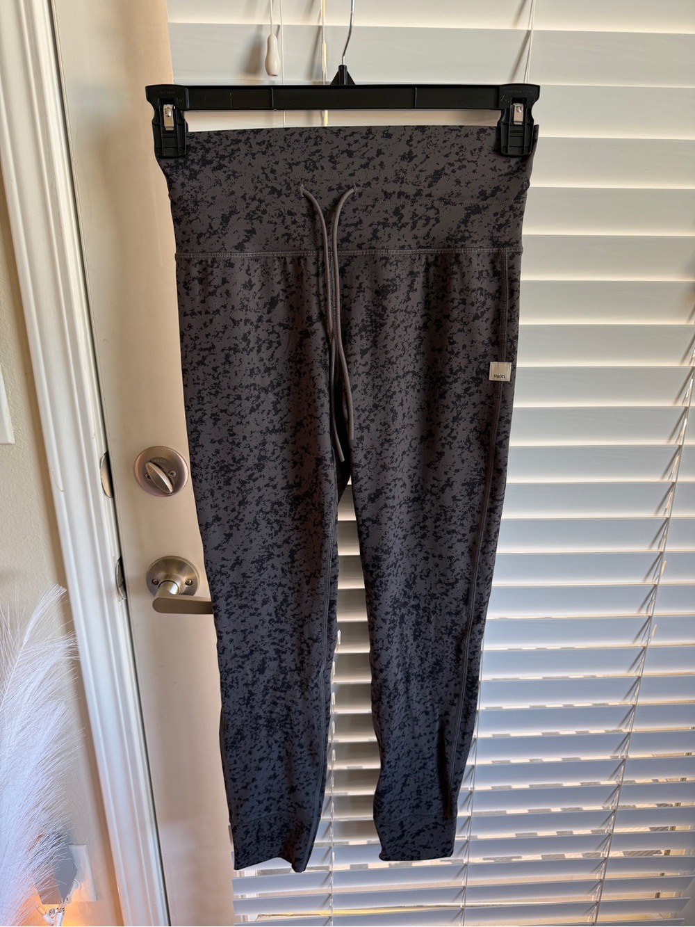 Women’s Black Camouflage Heathered High-Waist Active Leggings
